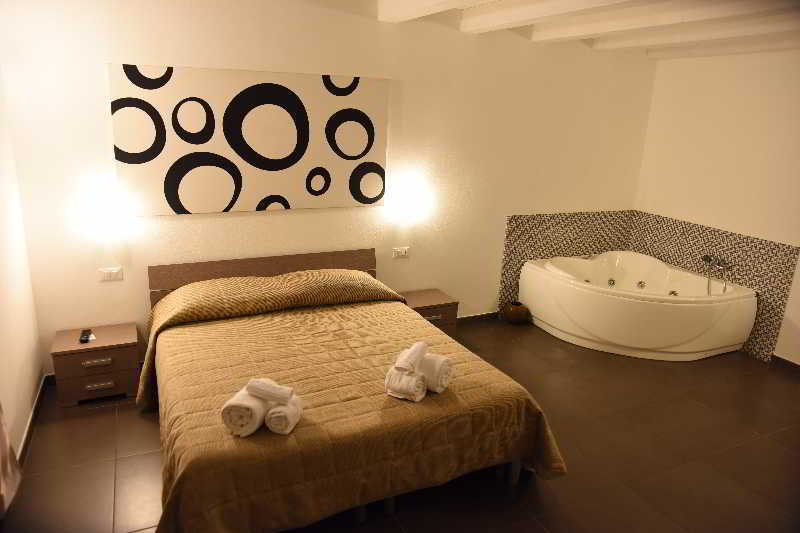 Up Room&Suite Lecce Exterior photo
