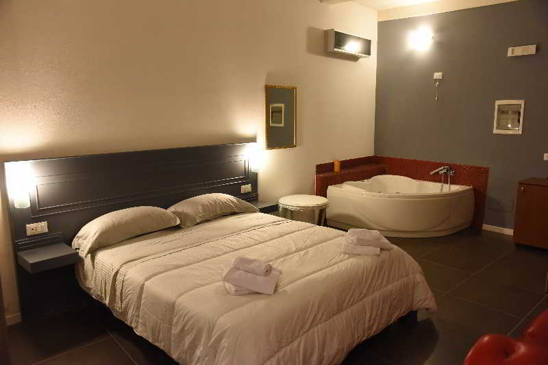 Up Room&Suite Lecce Exterior photo