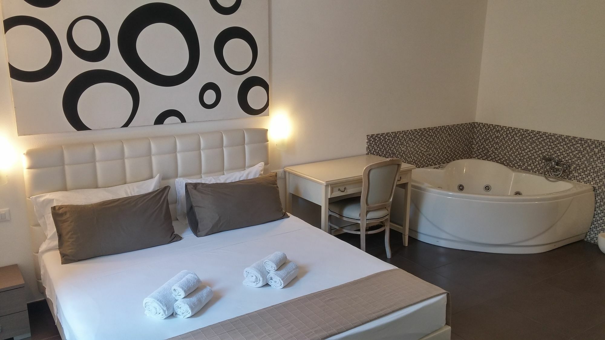 Up Room&Suite Lecce Exterior photo