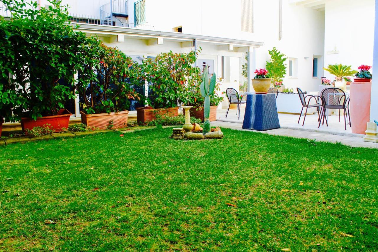 Up Room&Suite Lecce Exterior photo