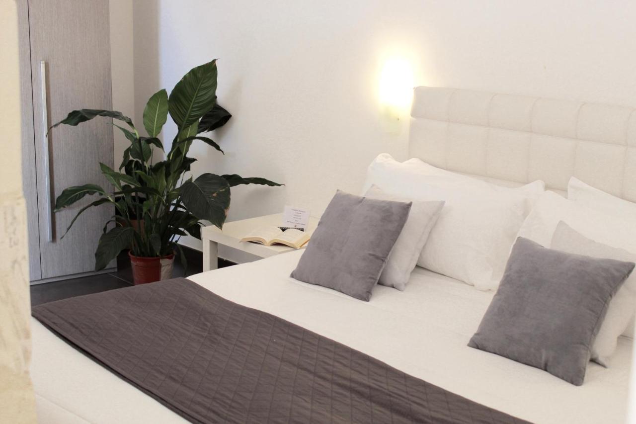 Up Room&Suite Lecce Exterior photo